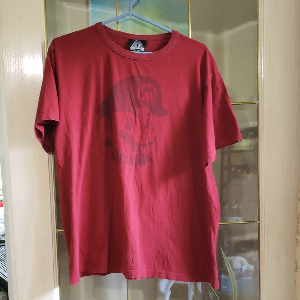 Super Mario Take Cover Burgundy T-Shirt.  Size XL